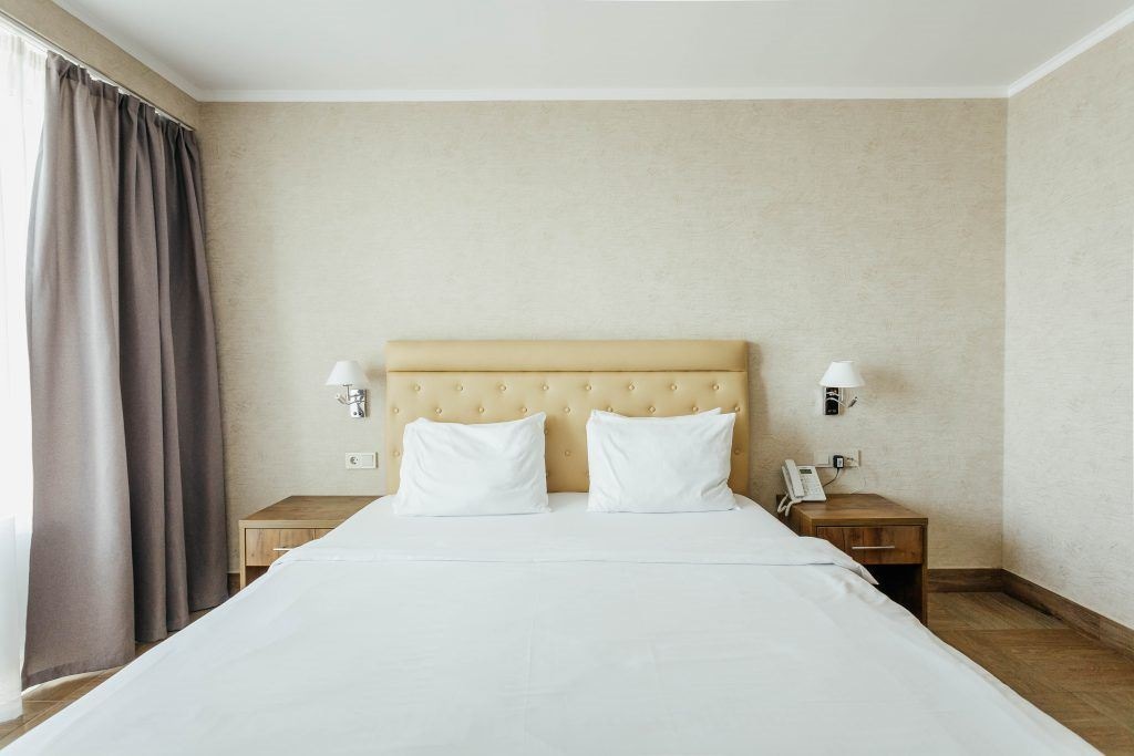 rooms-standart-with-balcony-park-view