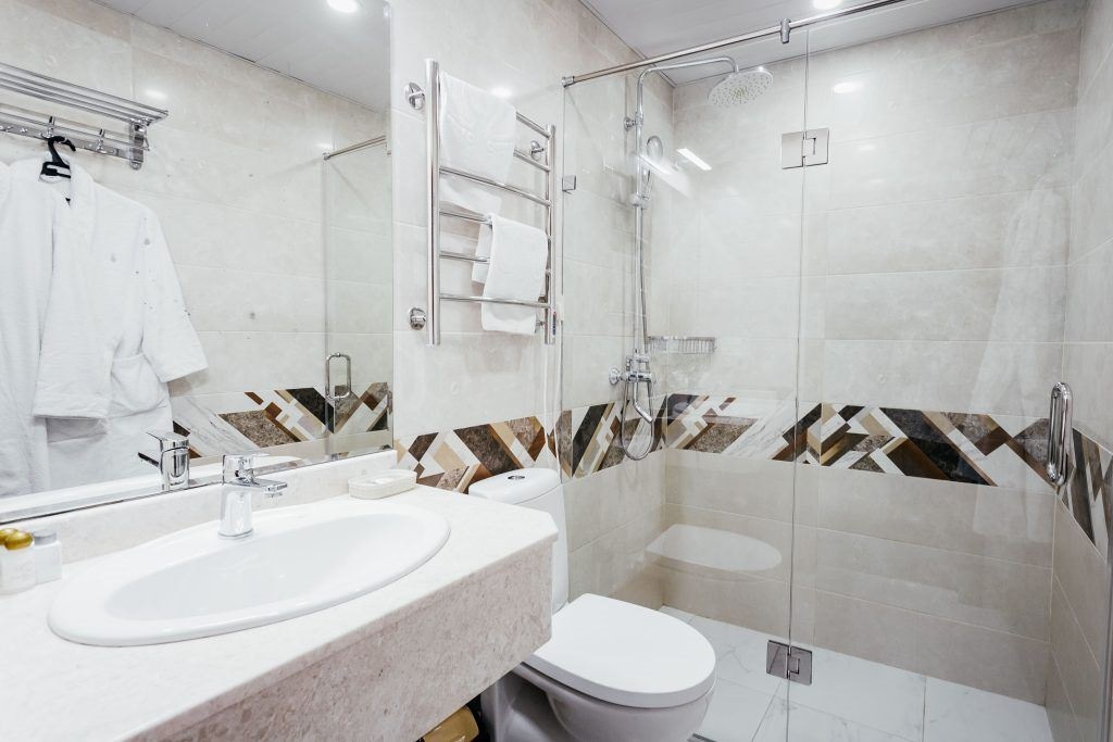 rooms-suite-balcony-park-view