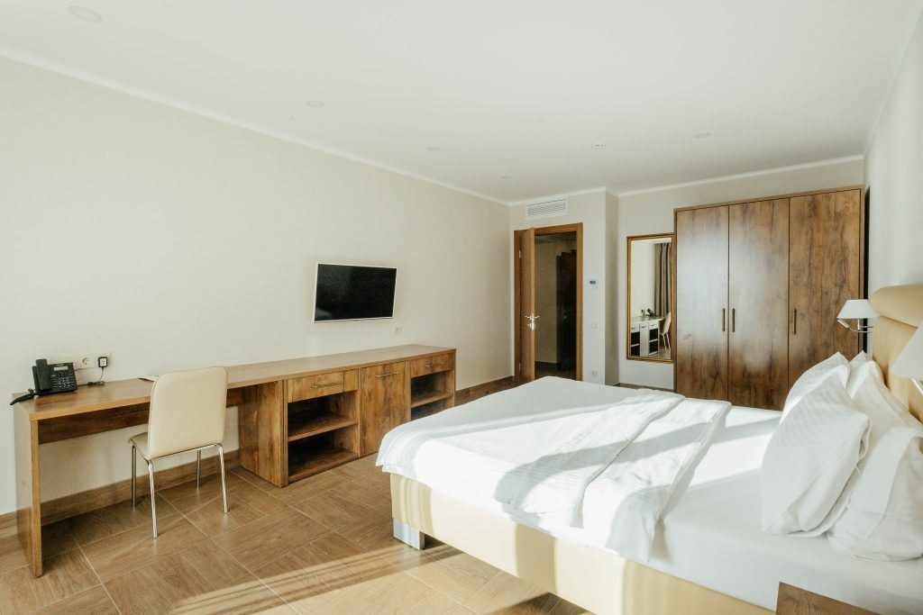 rooms-suite-no-balcony-park-view