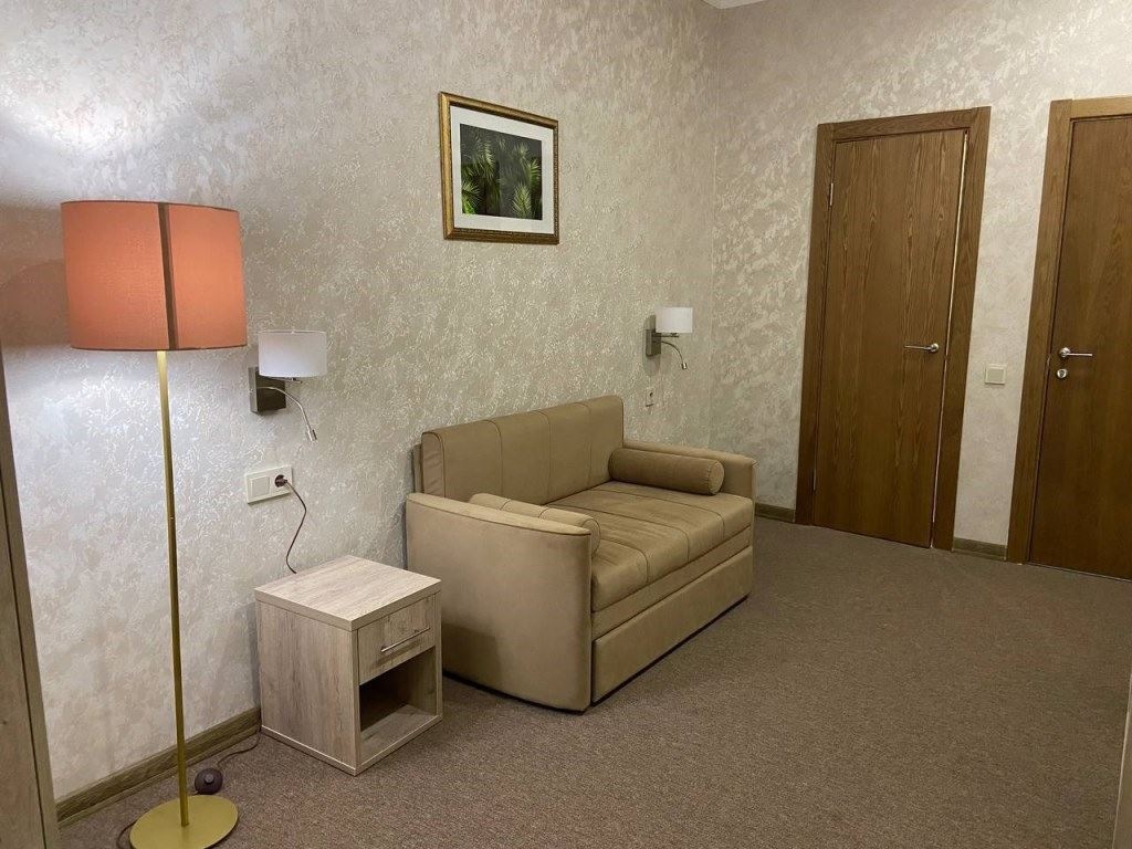 rooms-suite-3-rooms-without-balcony-park-view