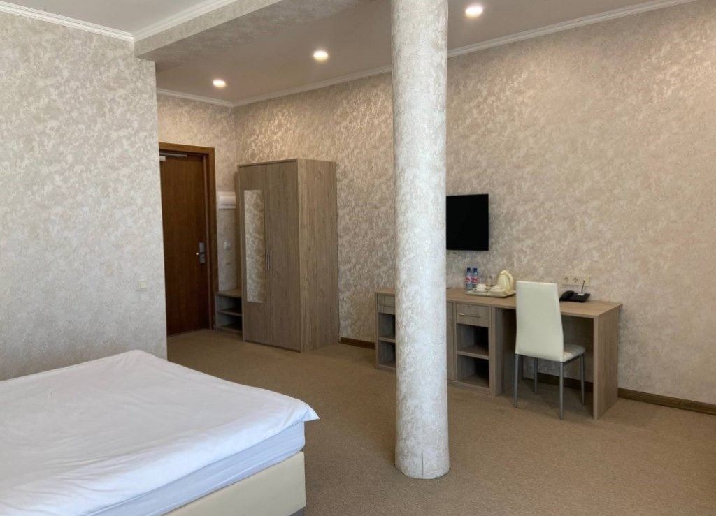 rooms-superior-balcony-sea-side