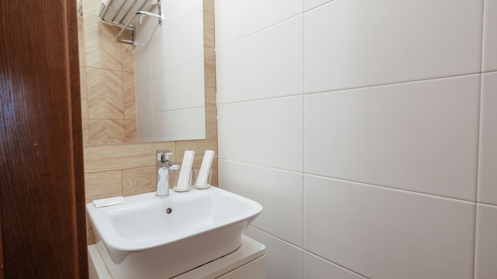 rooms-standart-balcony--park-view