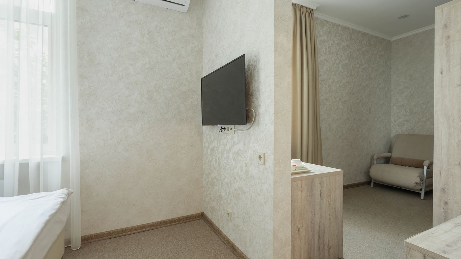 rooms-superior-without-balcony--park-view