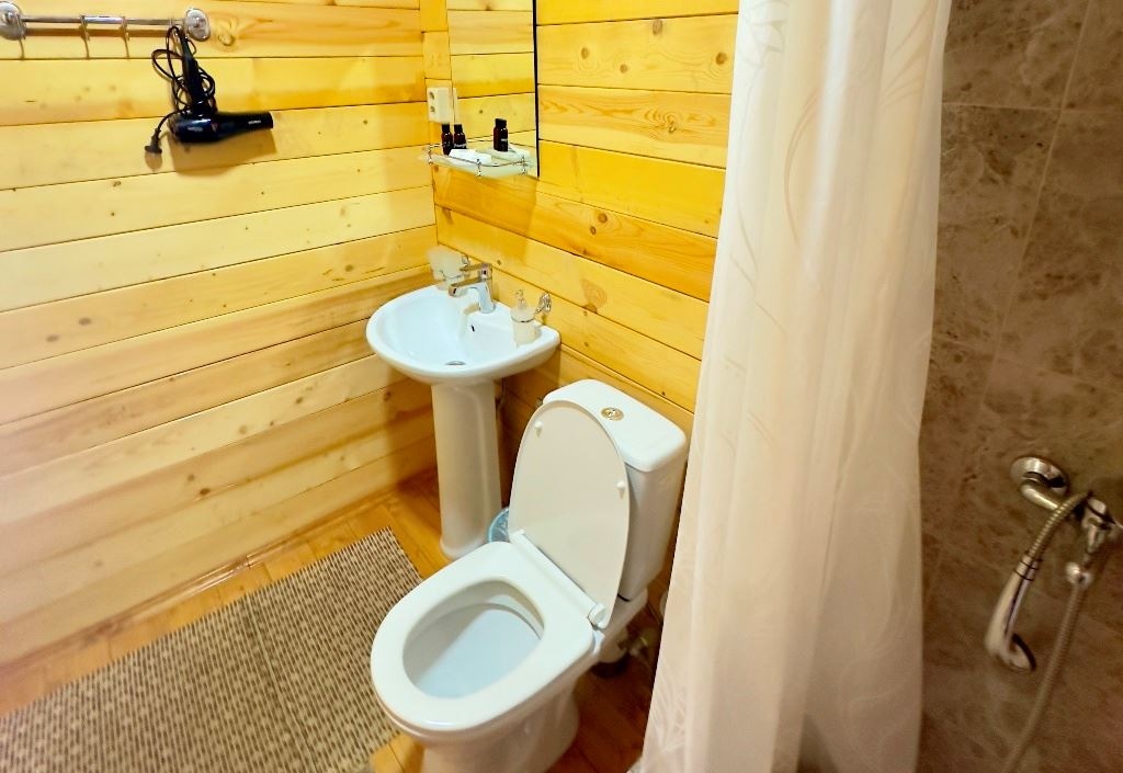 rooms-eco-house
