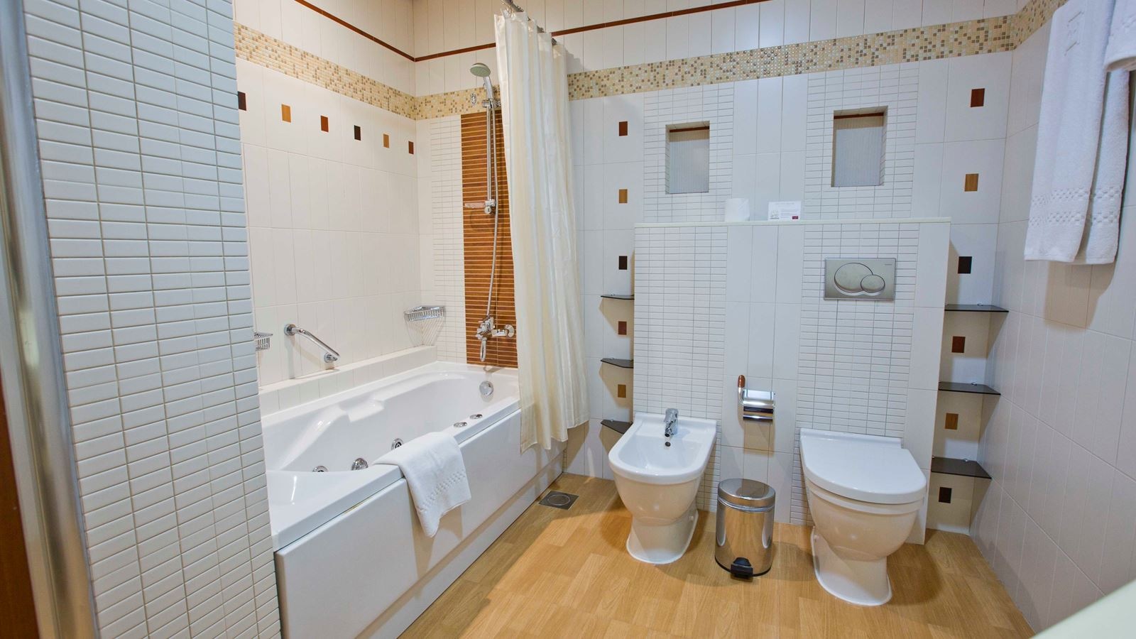 rooms-one-bedroom-suite