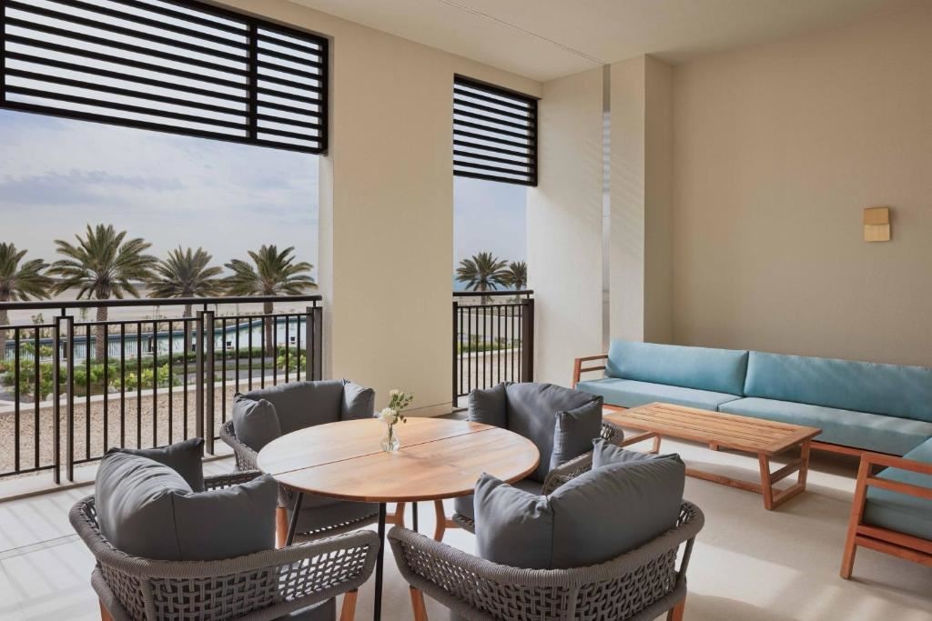 rooms-junior-ocean-suite