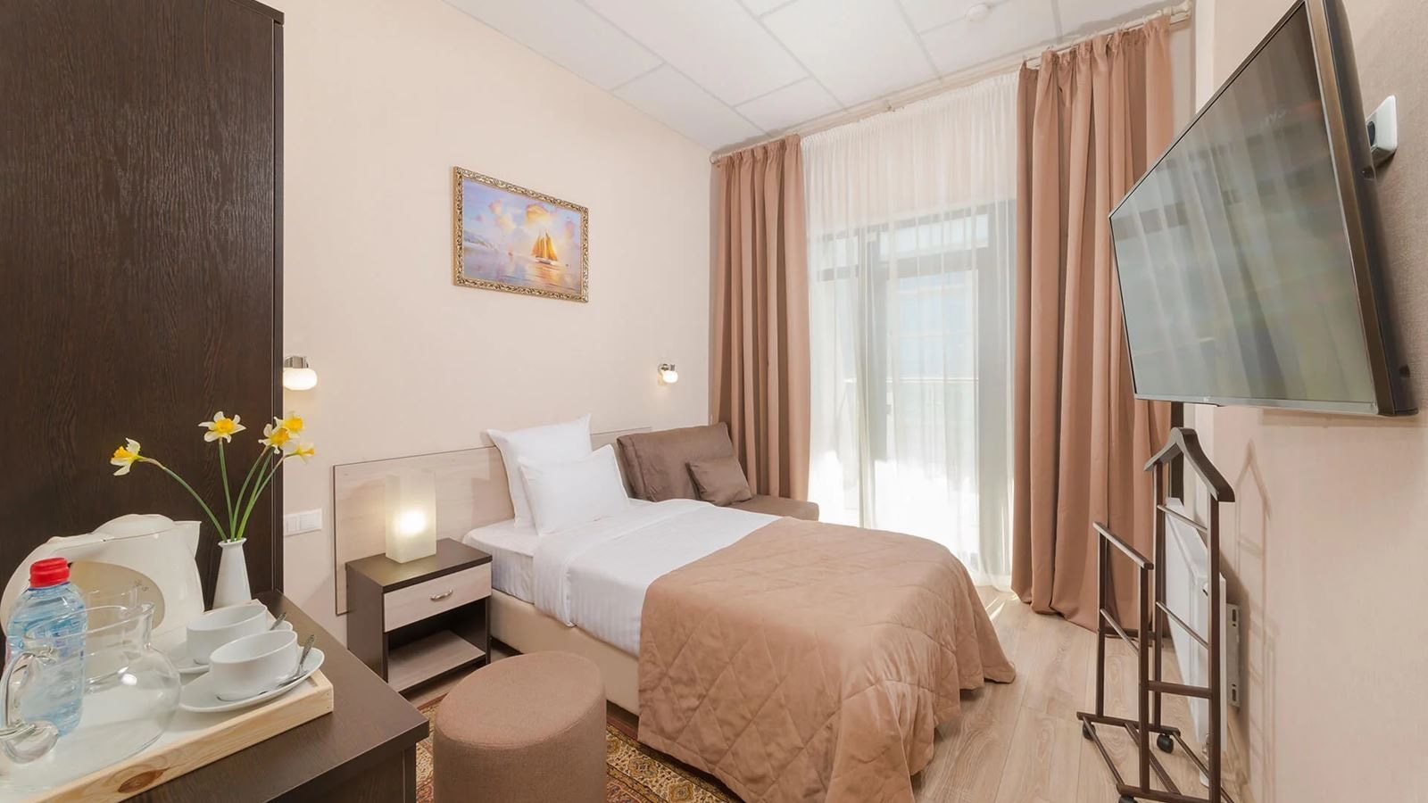 rooms-1местный-стандарт-вид-на-технополис-эра-вид-на-море-бассейн-корпус-персей