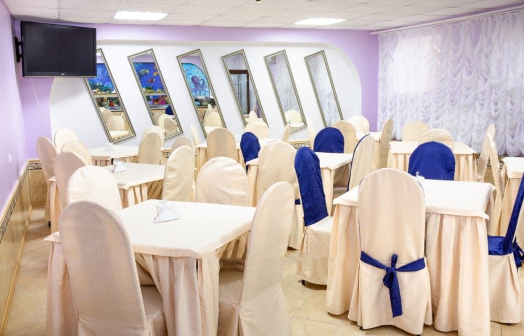 restaurants-obedenniy-zal