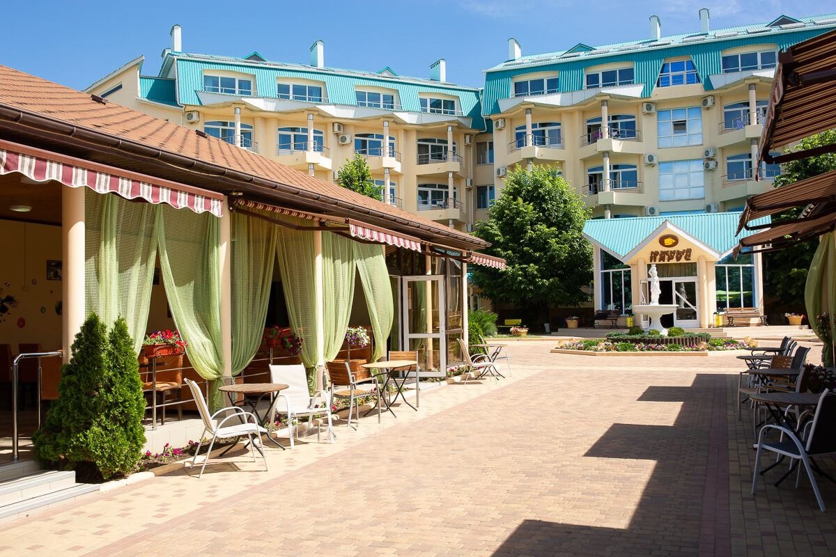 restaurants-summer-cafe