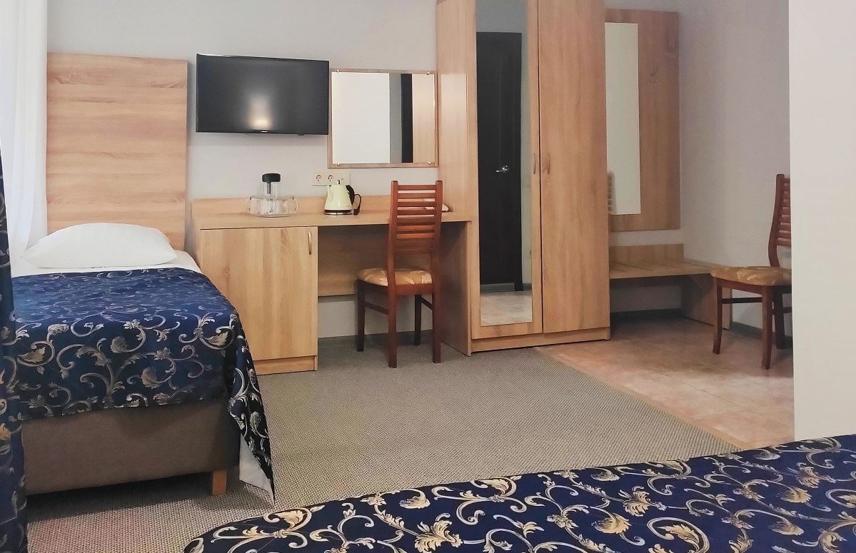 rooms-4bed-standard-building-3