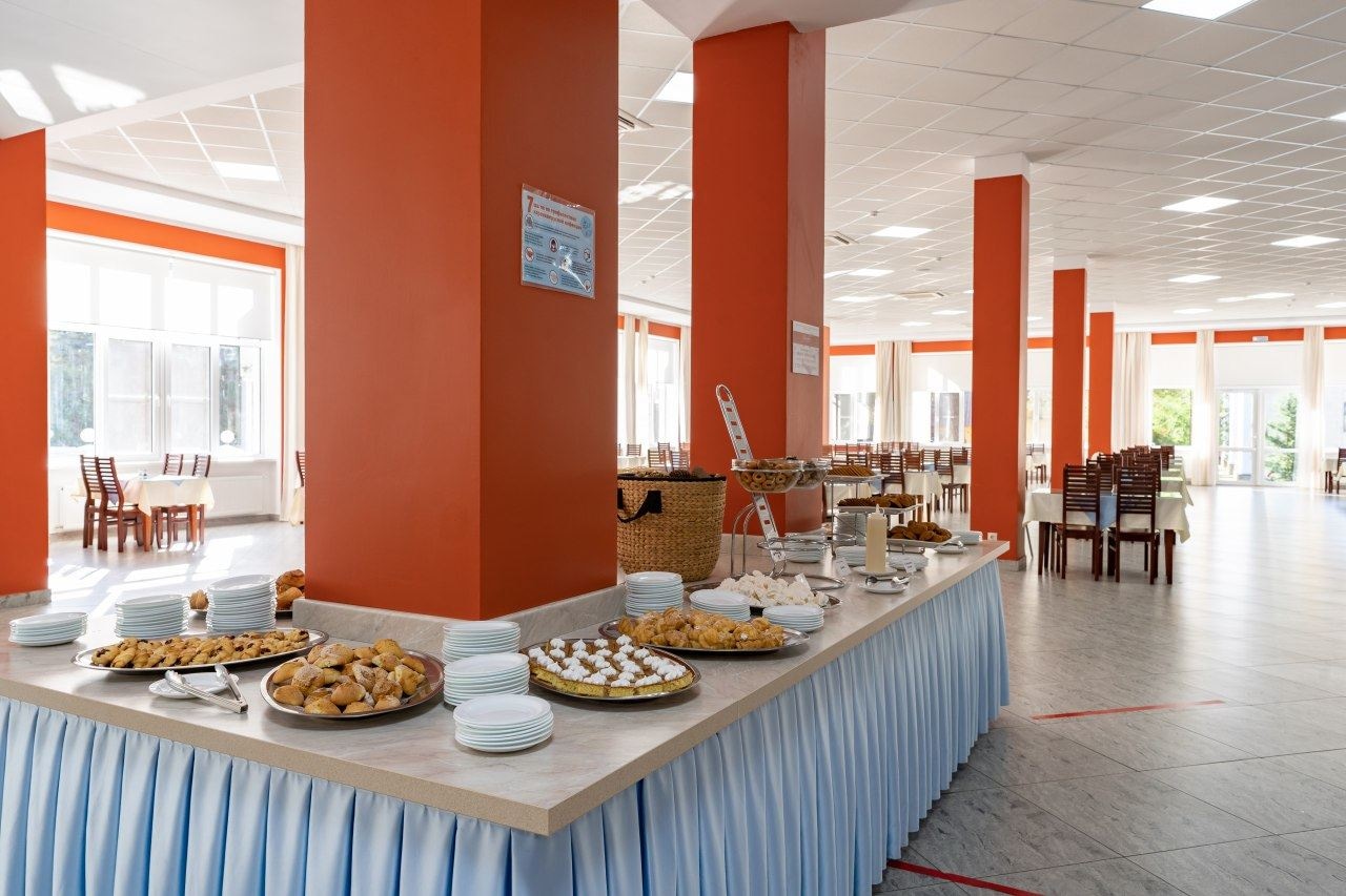 restaurants-obedenniy-zal