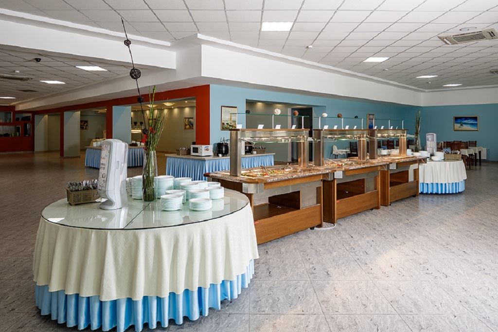 restaurants-obedenniy-zal