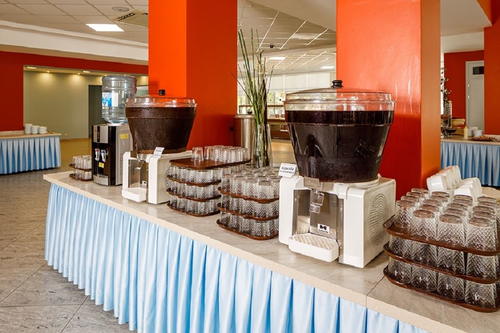 restaurants-obedenniy-zal