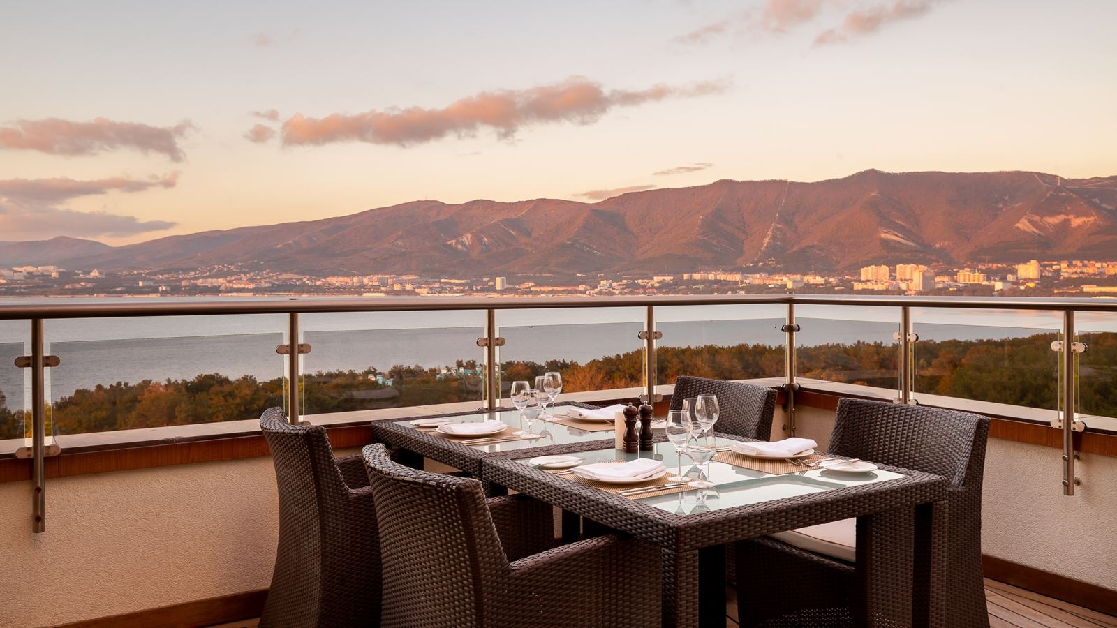 restaurants-панорамный-ресторан-фьюжн