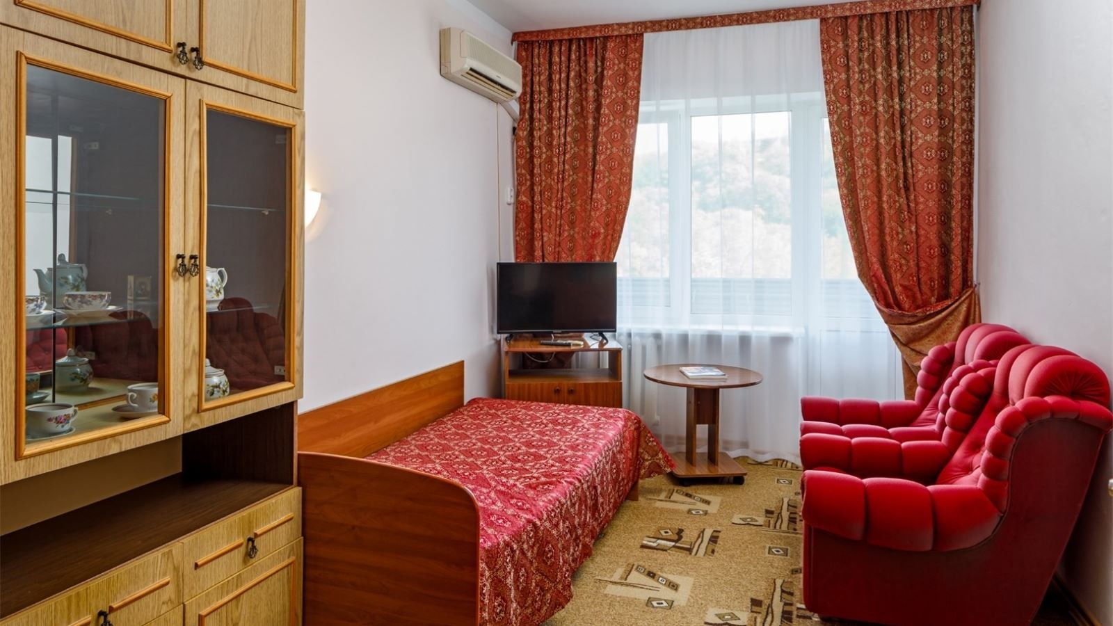 rooms-triple-2-room-standard-building-1