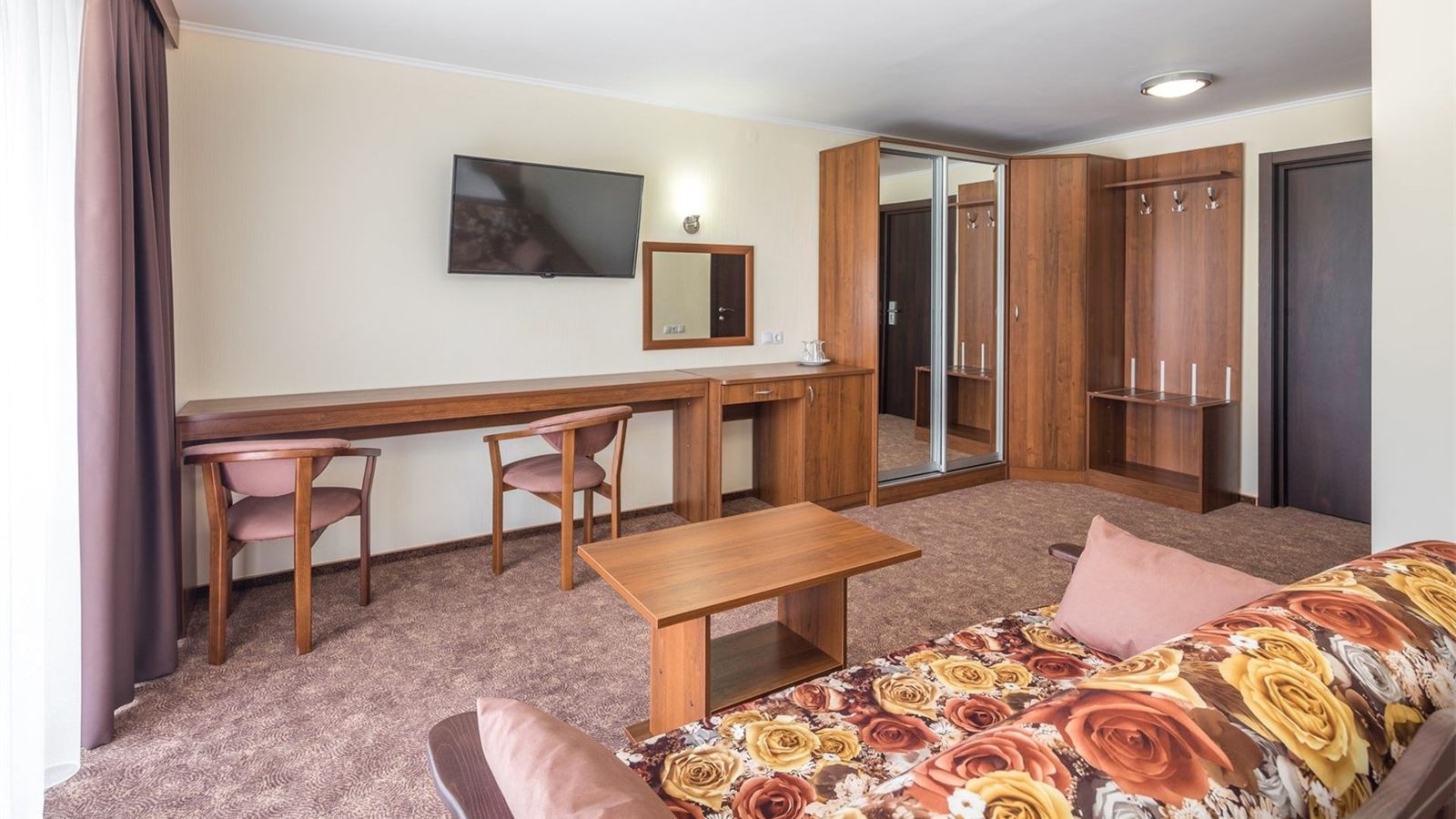 rooms-2seater-classic-building-3-8