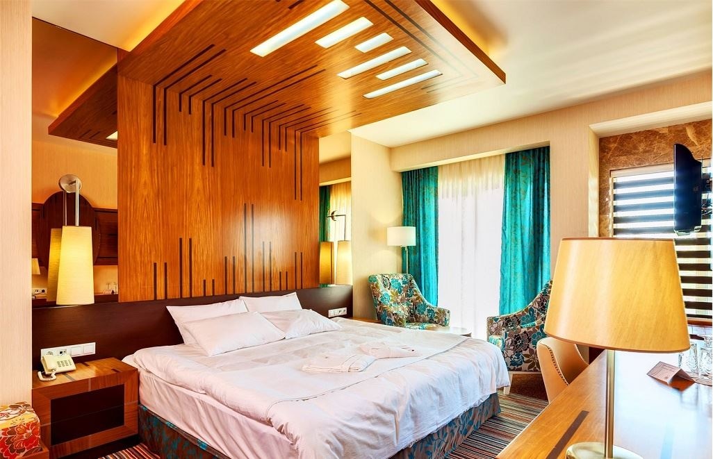 rooms-2bed-deluxe-building-6