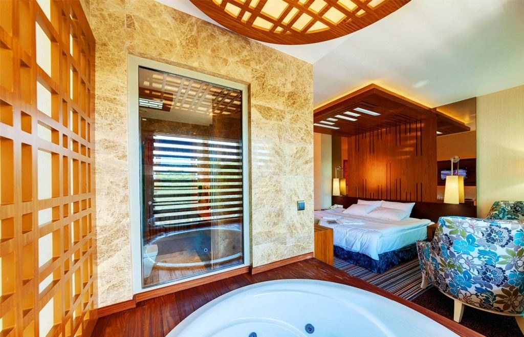 rooms-2bed-deluxe-building-6