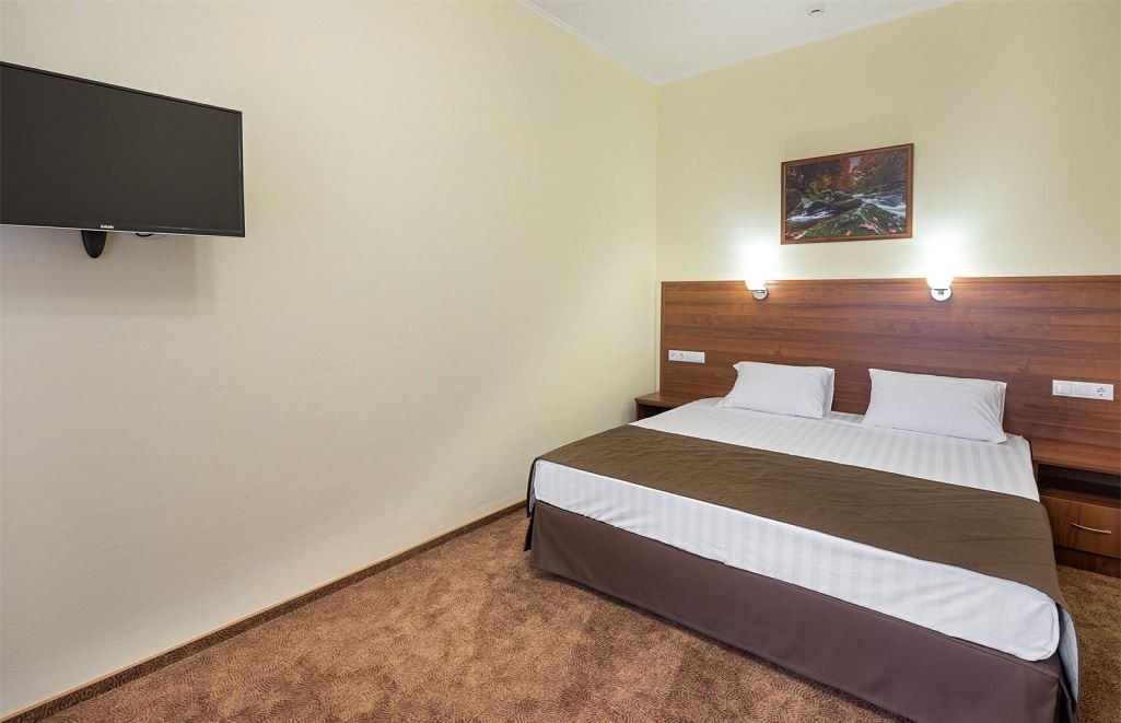 rooms-2bed-2room-family-building-347