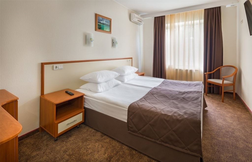 rooms-2bed-2room-family-building-1-riviera