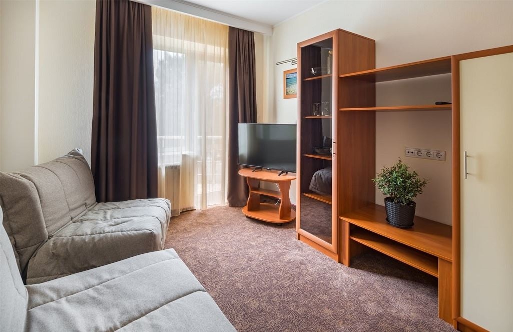 rooms-2bed-2room-family-building-1-riviera