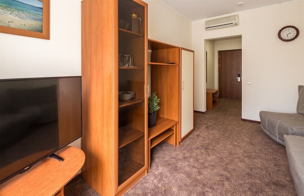 rooms-2bed-2room-family-building-1-riviera