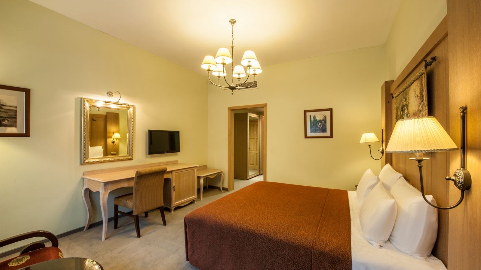 rooms-deluxe-balcony