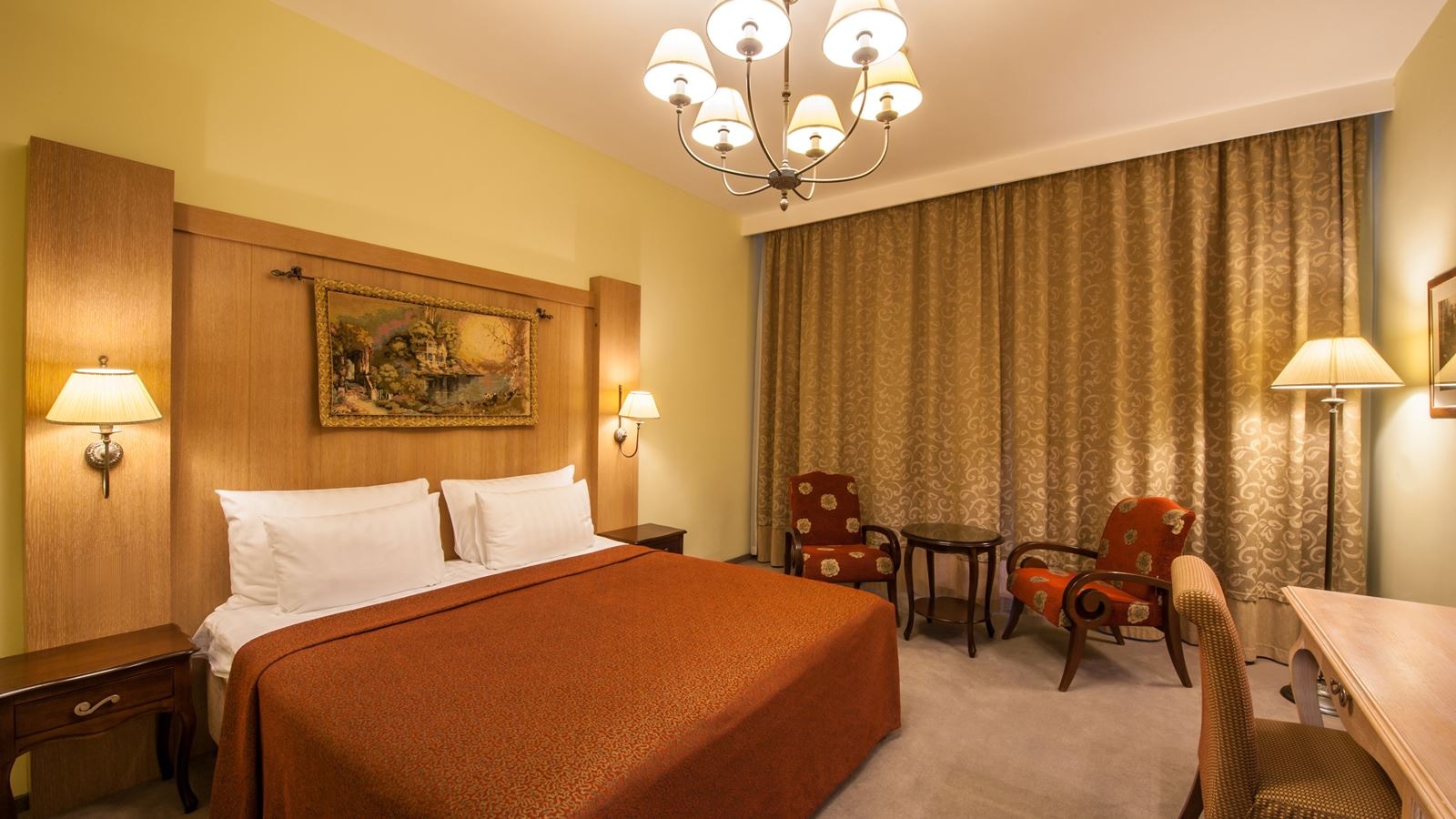 rooms-deluxe-balcony