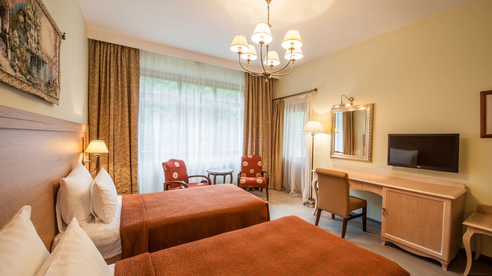 rooms-deluxe-balcony