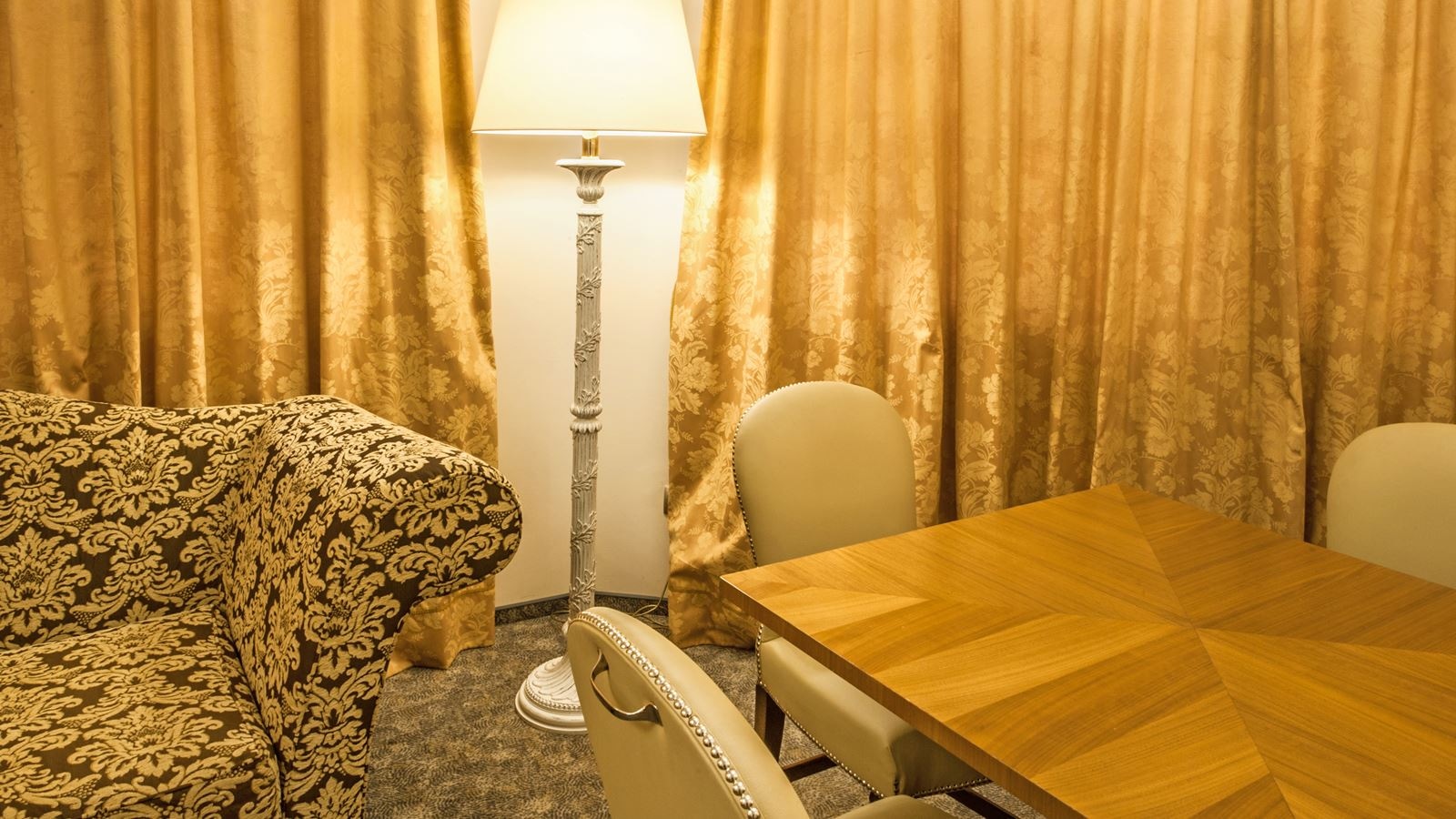 rooms-suite-panorama