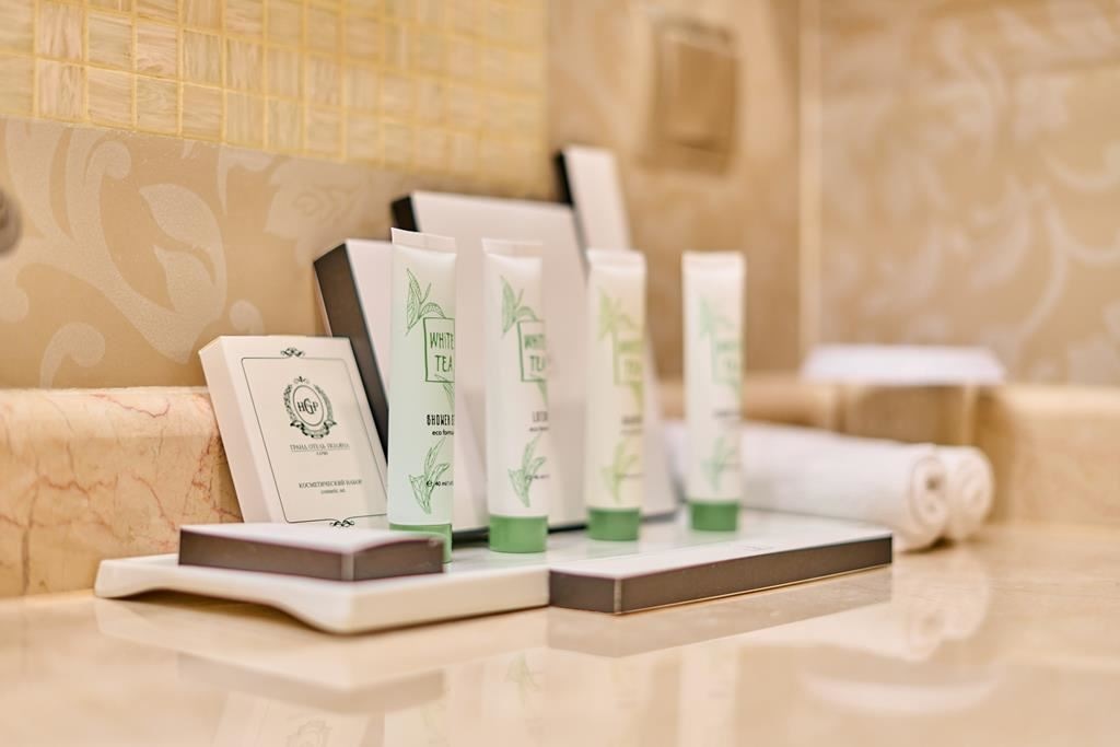 rooms-deluxe-balcony-twin