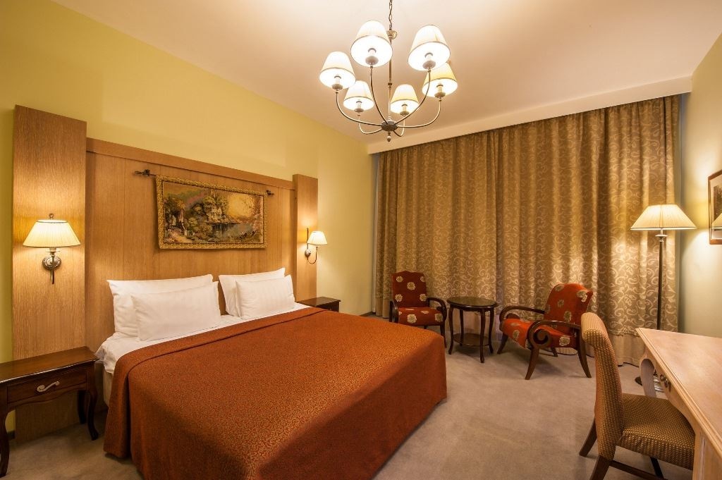 rooms-delux-balcony-dbl