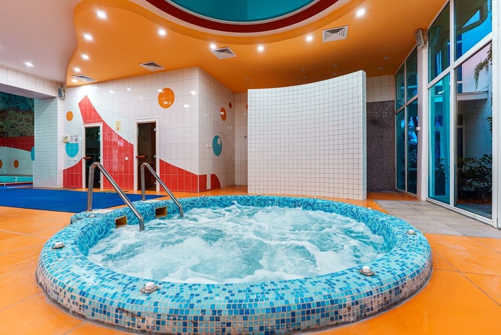 pools-indoor-pool