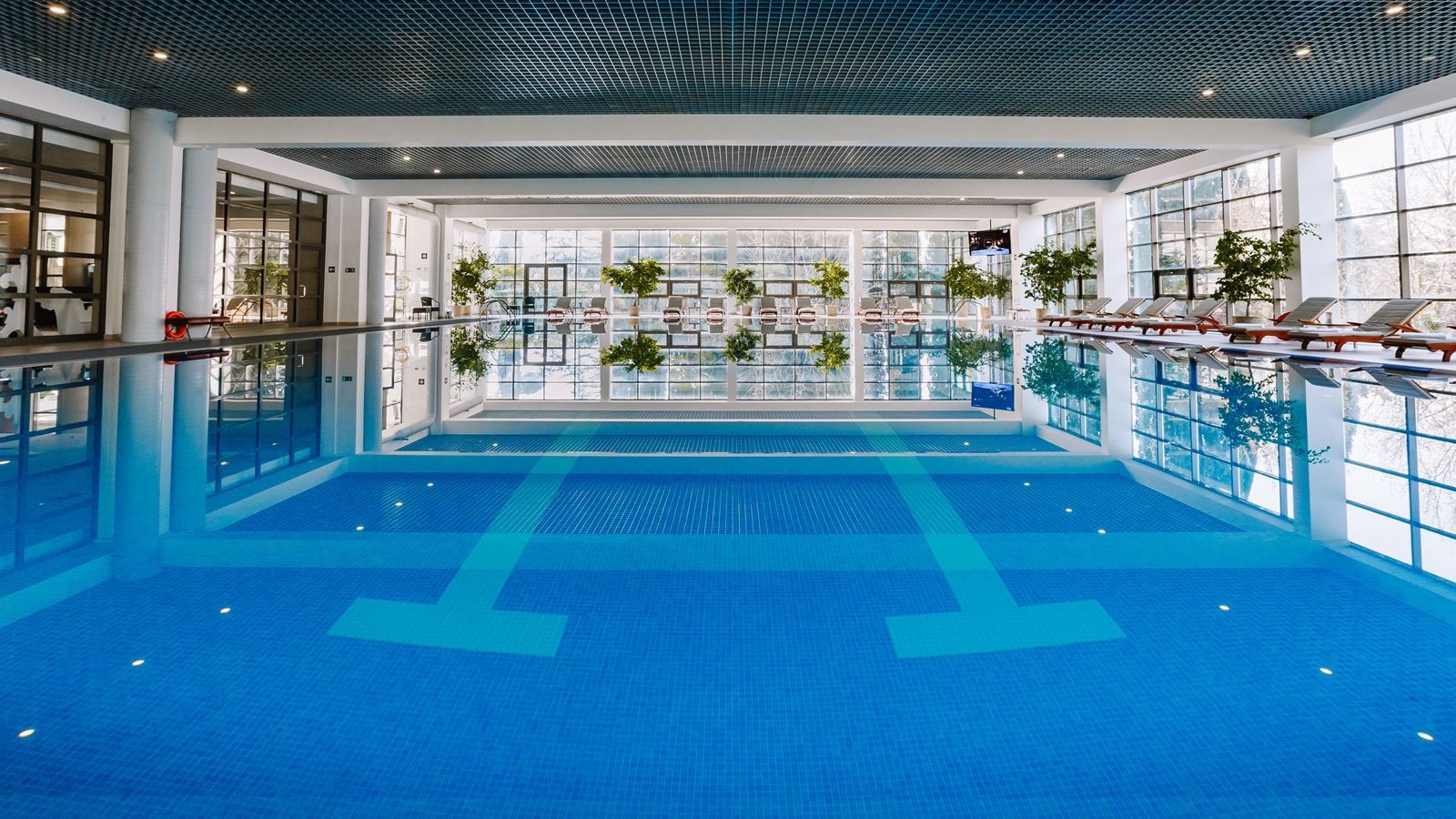 pools-indoor-pool