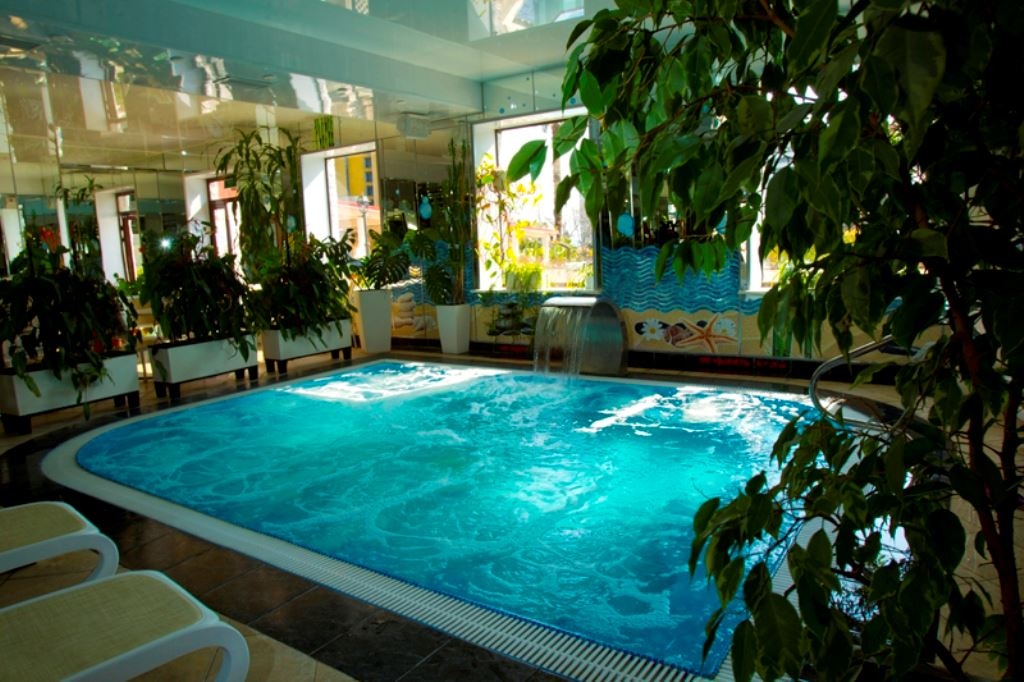 pools-indoor-pool