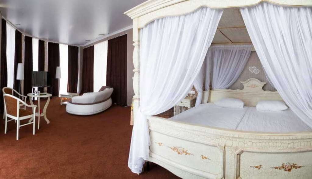 rooms-2-bedroom-apartment-seaview