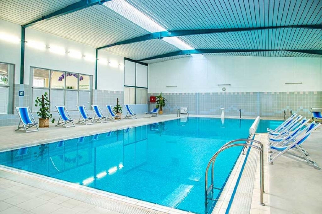 pools-indoor-pool