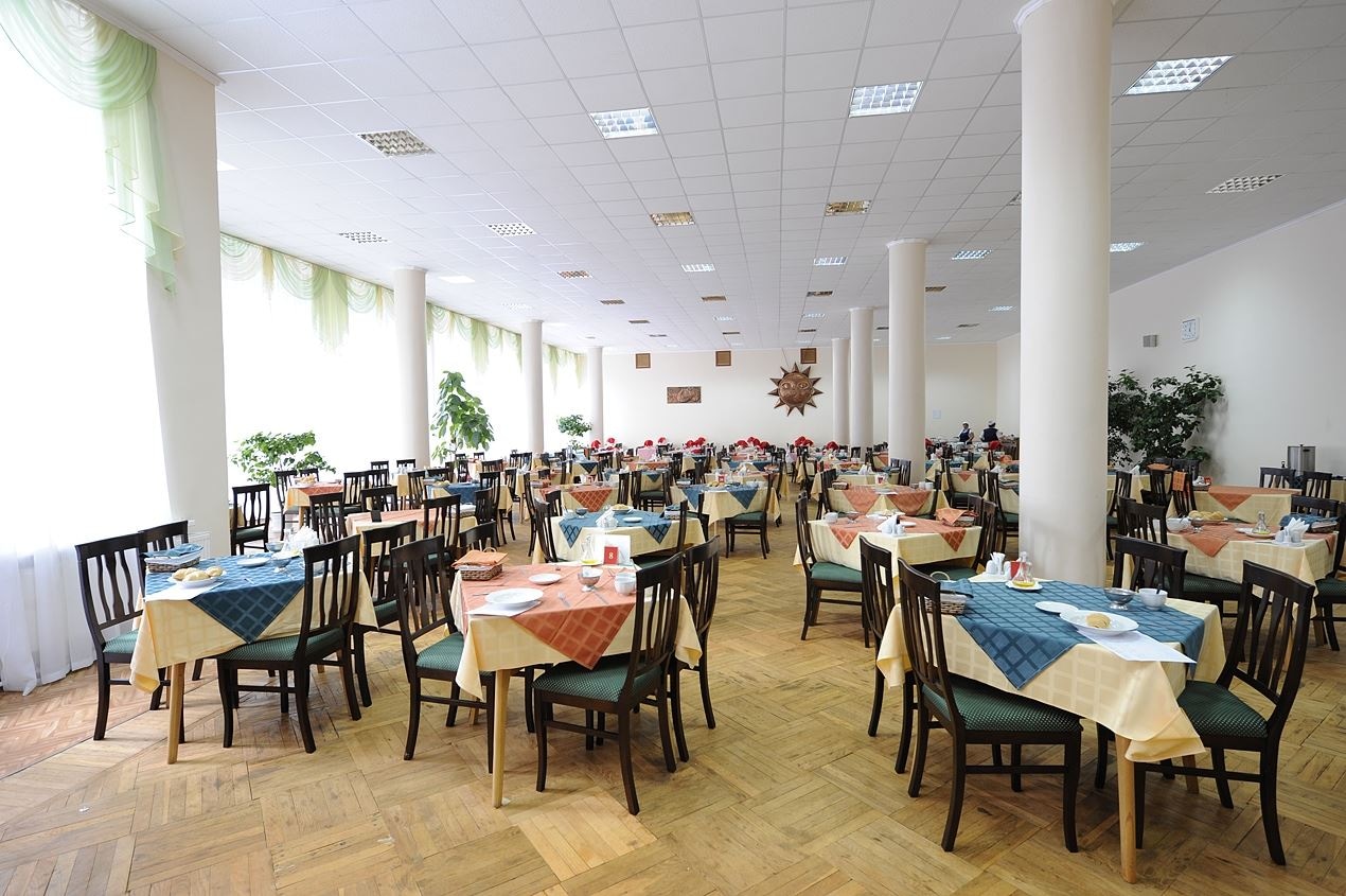 restaurants-obedennyi-zal