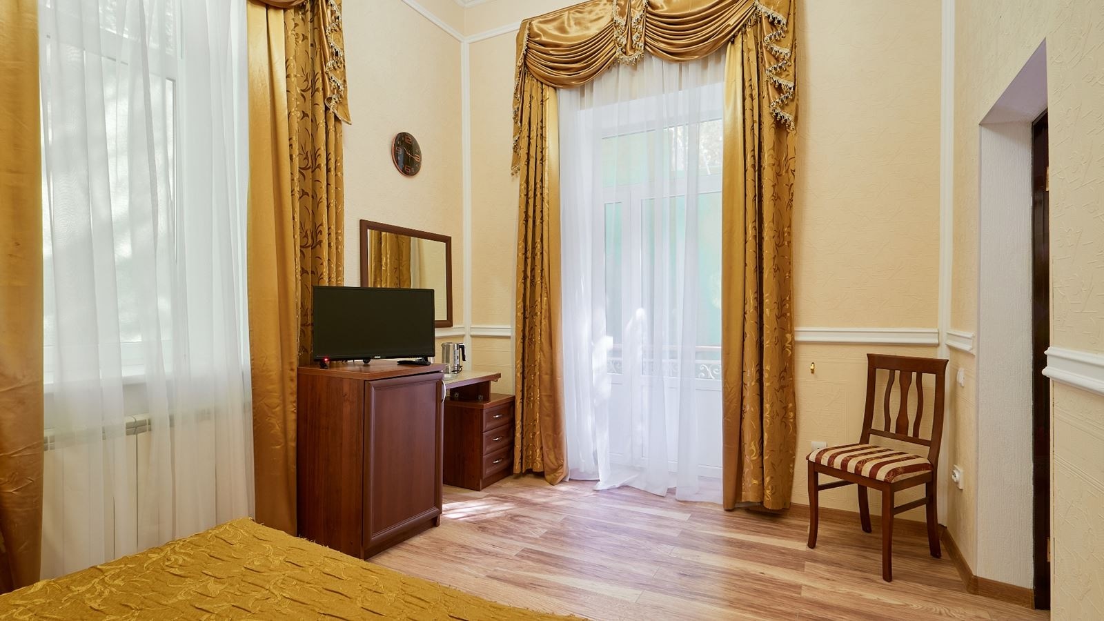 rooms-standard-double-1-category-corpus-3