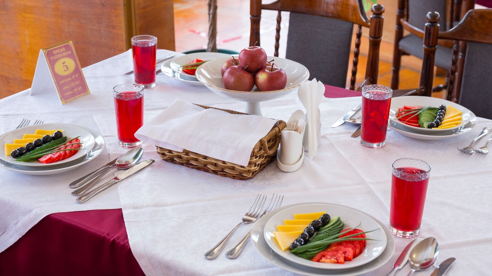 restaurants-obedennyi-zal