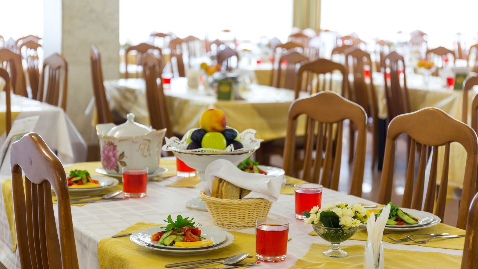 restaurants-obedennyi-zal