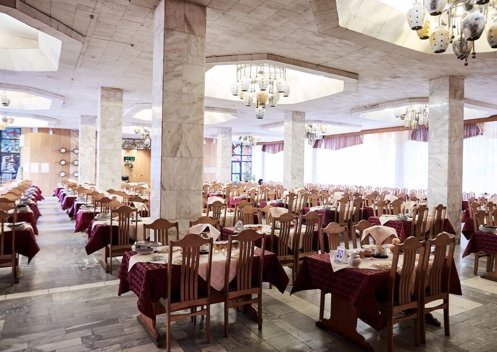 restaurants-obedennyi-zal