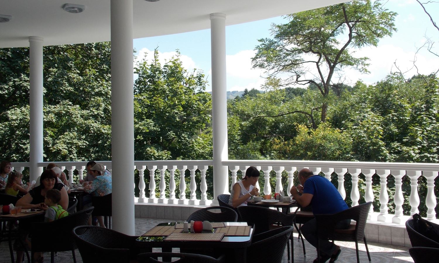 restaurants-obedennyi-zal