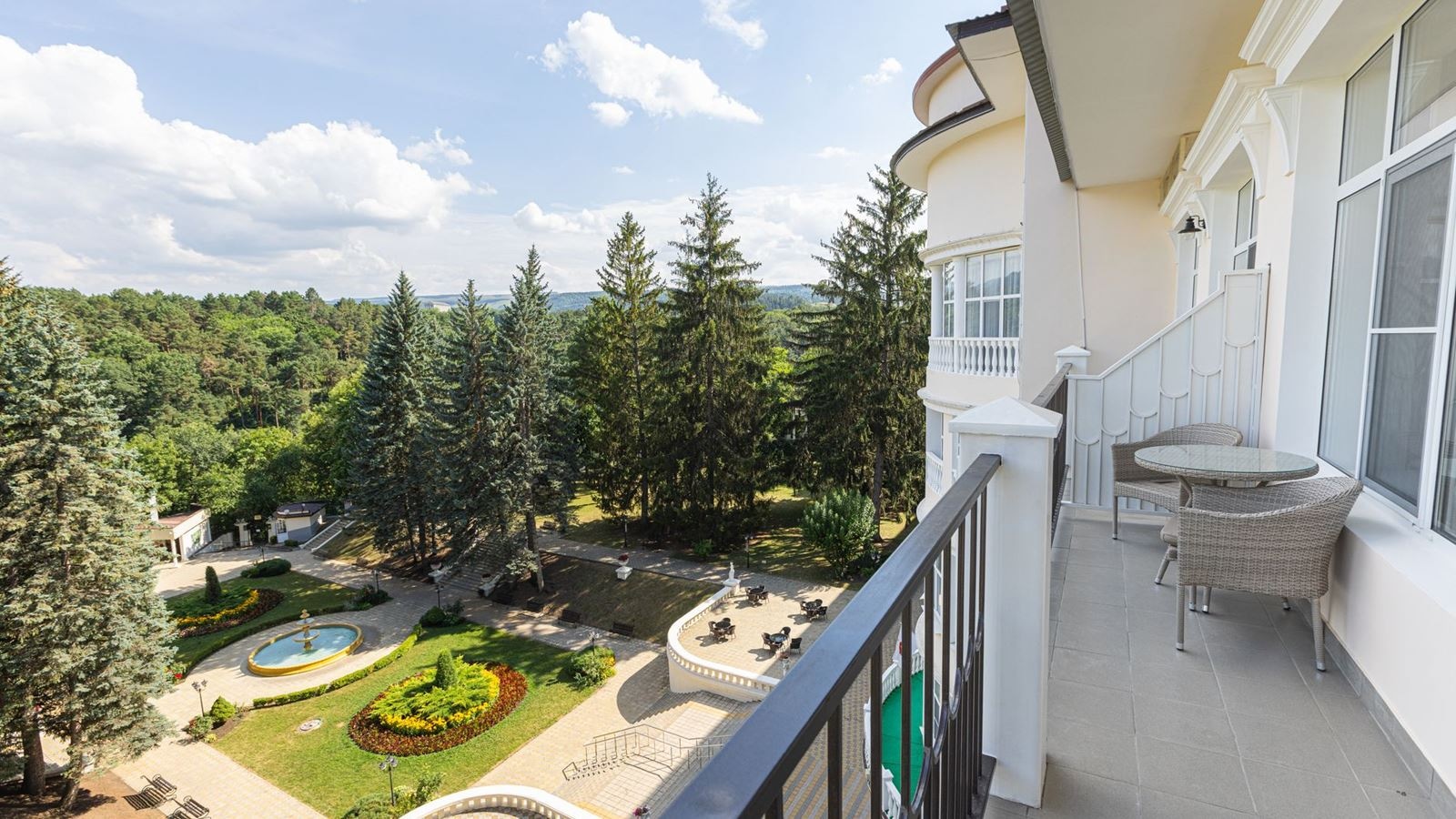 rooms-2-местный-2-комнатный-люкс-премьер