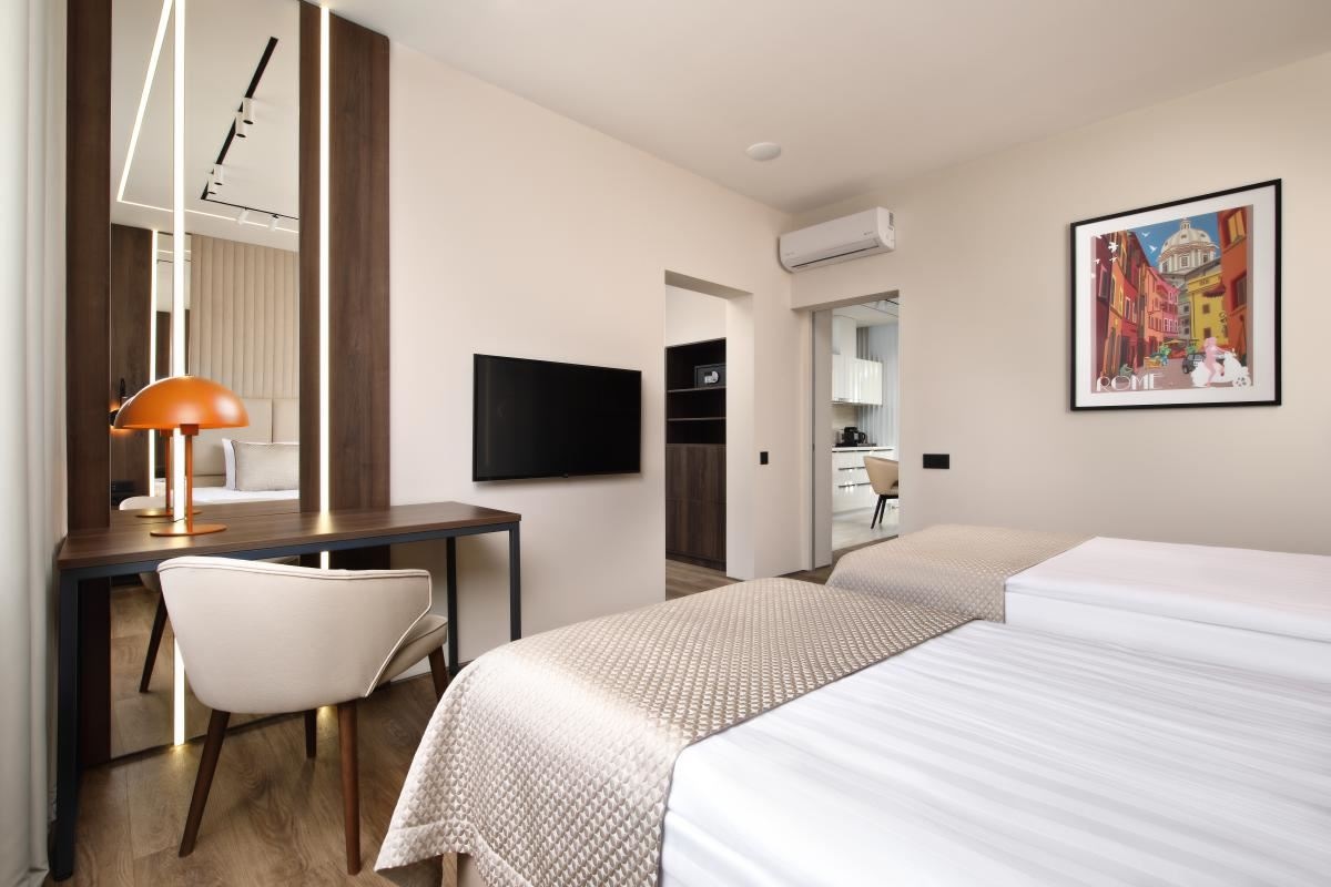 rooms-3-комнатная-вилла-с-бассейном--2-спальни