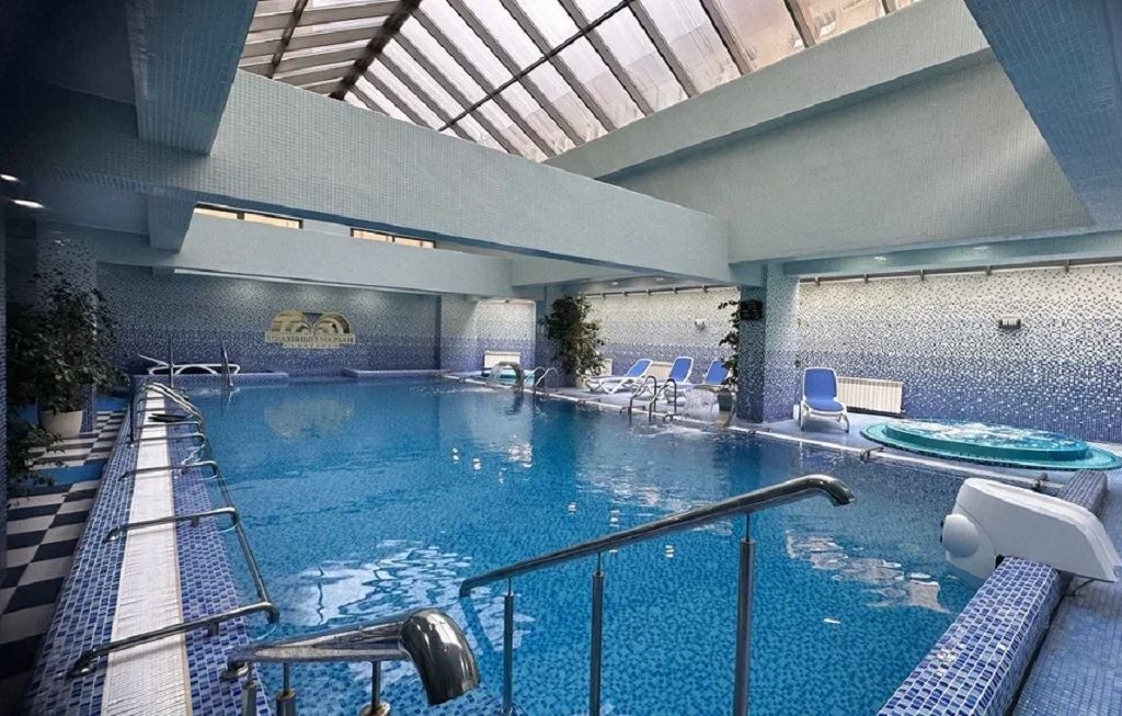 pools-indoor-pool