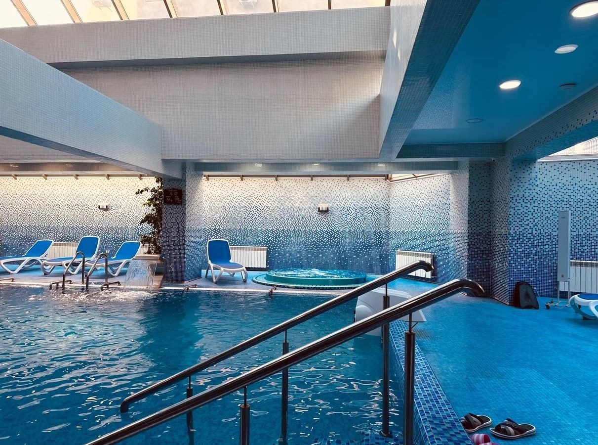 pools-indoor-pool