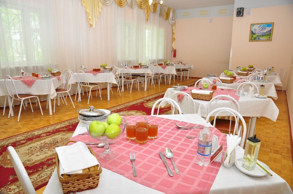 restaurants-obedennyi-zal