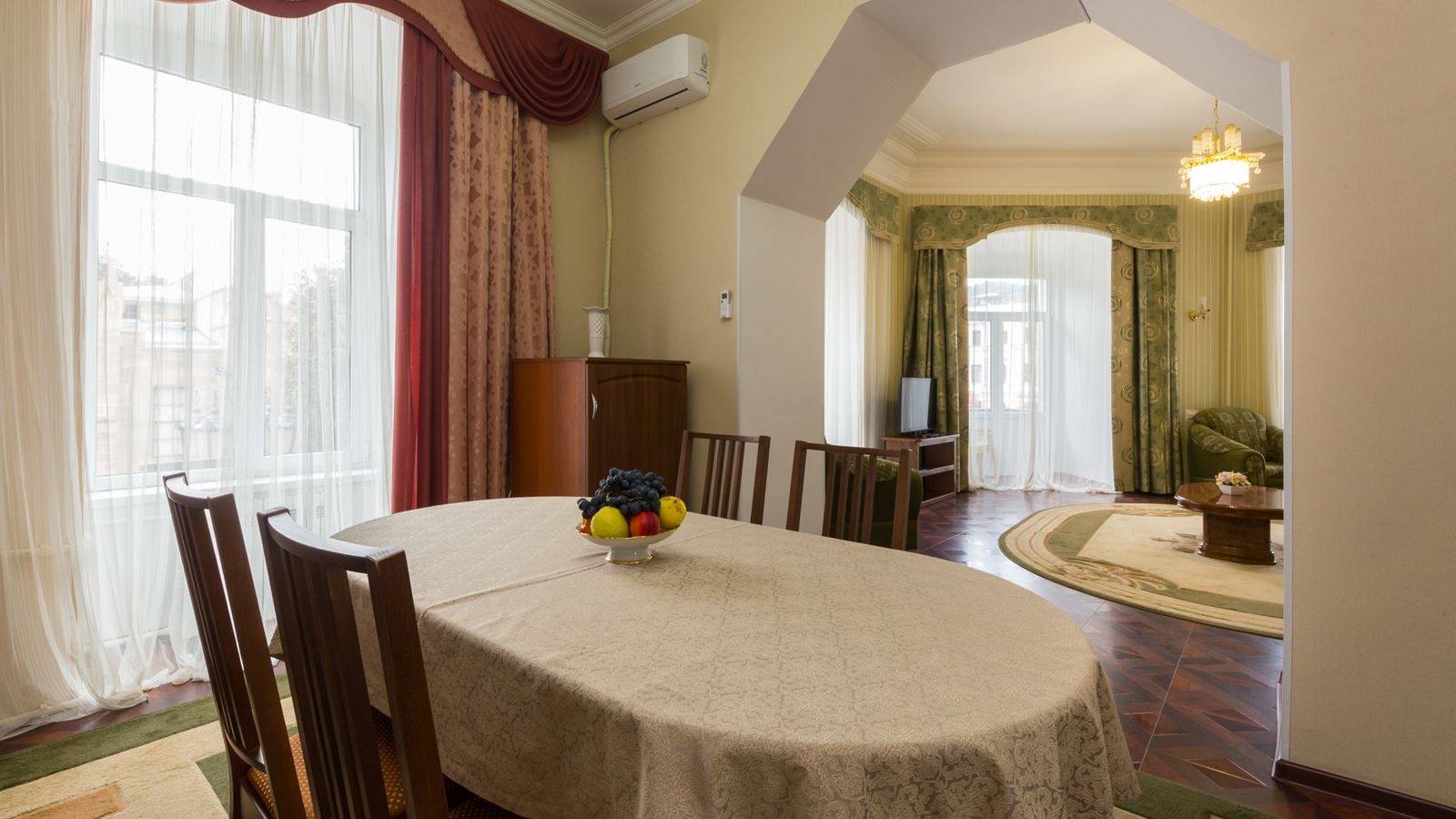 rooms-3-rooms-suite-building-1