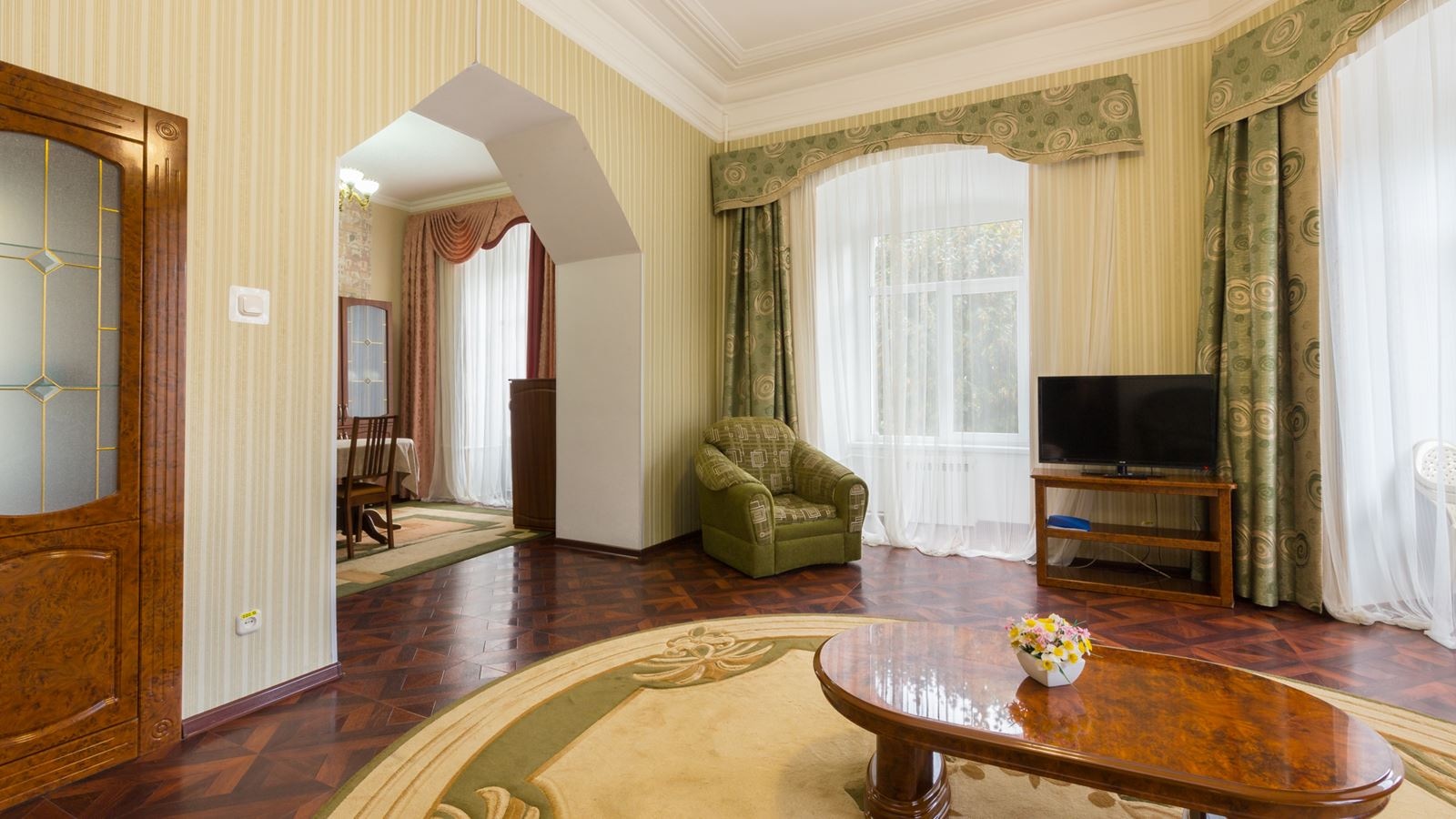 rooms-3-rooms-suite-building-1